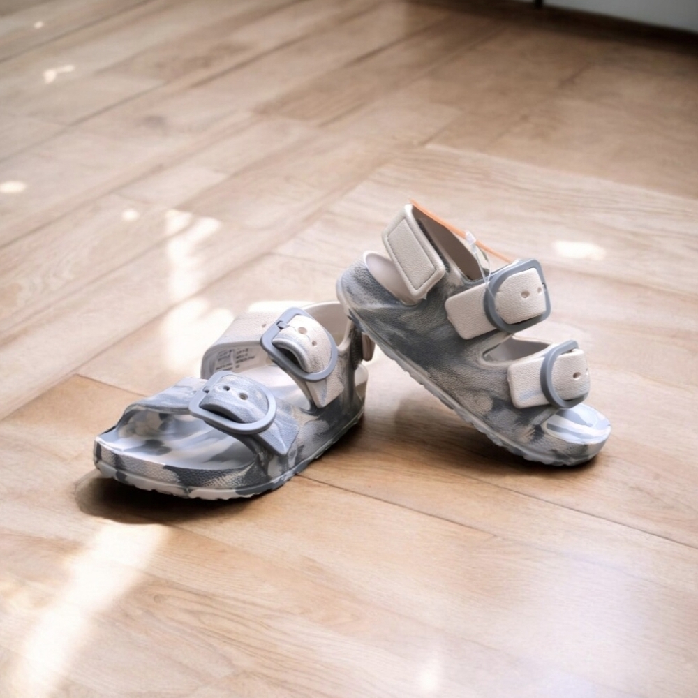 Wonder Nation Toddler Kids EVA Two Buckle Sandal in Camouflage colors, Size 5-6.